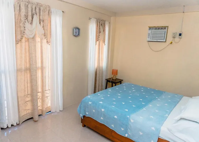 Two Story 87 Sqm Fully Air-conditioned House In Babag 2, Lapu-lapu アパート