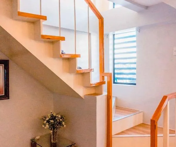 Two Story 87 Sqm Fully Air-conditioned House In Babag 2, Lapu-lapu アパート