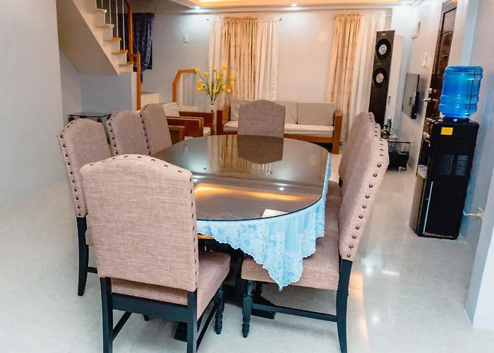 Two Story 87 Sqm Fully Air-conditioned House In Babag 2, Lapu-lapu アパート